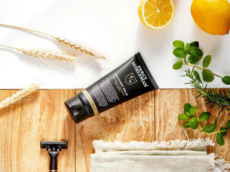 小编推荐的这款抗衰老保湿乳液，就集合了保湿和抗衰老的作用，能满足大多数男士的基本需求。,把男人变帅，没那么麻烦