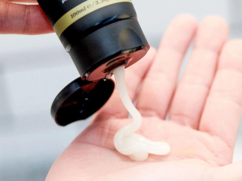 它的主要成分是植物甾醇，几乎适合所有肤质使用。,把男人变帅，没那么麻烦