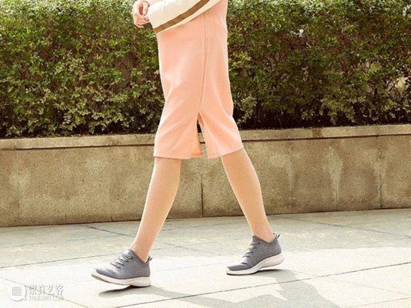 孕妇因为体重增加，重心前移，平衡性变差，要格外当心摔倒。,他们专门给孕妇设计了一双鞋，安全、舒服、还好看