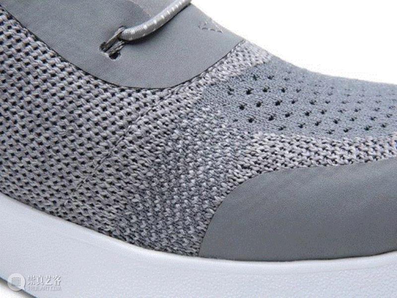 鞋面材质是用低弹涤纶70%、锦纶热熔丝22%、橡筋8%合成的纱线，用3D飞织工艺织成。用这种工艺织出