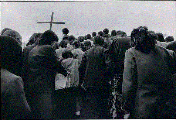 前往圣地的人们 陕西 1992,吕楠“人类今天精神状况”三部曲之二：《在路上：中国的天主教》