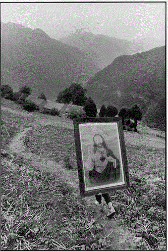 背圣像的少年 陕西 1992,吕楠“人类今天精神状况”三部曲之二：《在路上：中国的天主教》