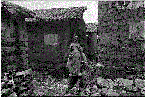 抱圣像的男人&nbsp;云南 1993,吕楠“人类今天精神状况”三部曲之二：《在路上：中国的天主教》