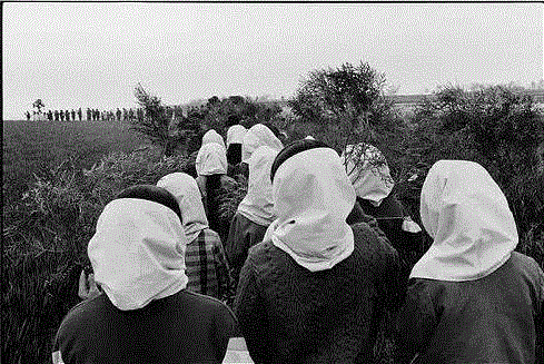 纪念耶稣进入耶路撒冷的教友们&nbsp;陕西 1995&nbsp;,吕楠“人类今天精神状况”三部曲之二：《在路上：中国的天主教》