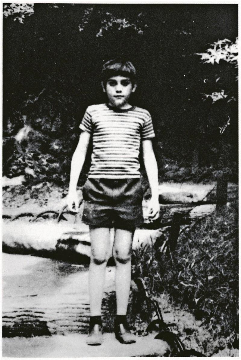 图片来源于书作《克里斯蒂安·波尔坦斯基的十幅摄影肖像,1946-1964年》,这间承载着人类集体情感的“忆所”,即将于艺术电厂开启……