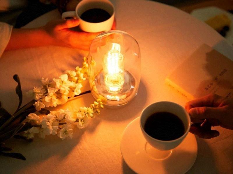 节能灯、日光灯、LED灯虽然够亮，但都“惨白、惨白”的，没有家的感觉。,用一盏灯催情，老司机都懂