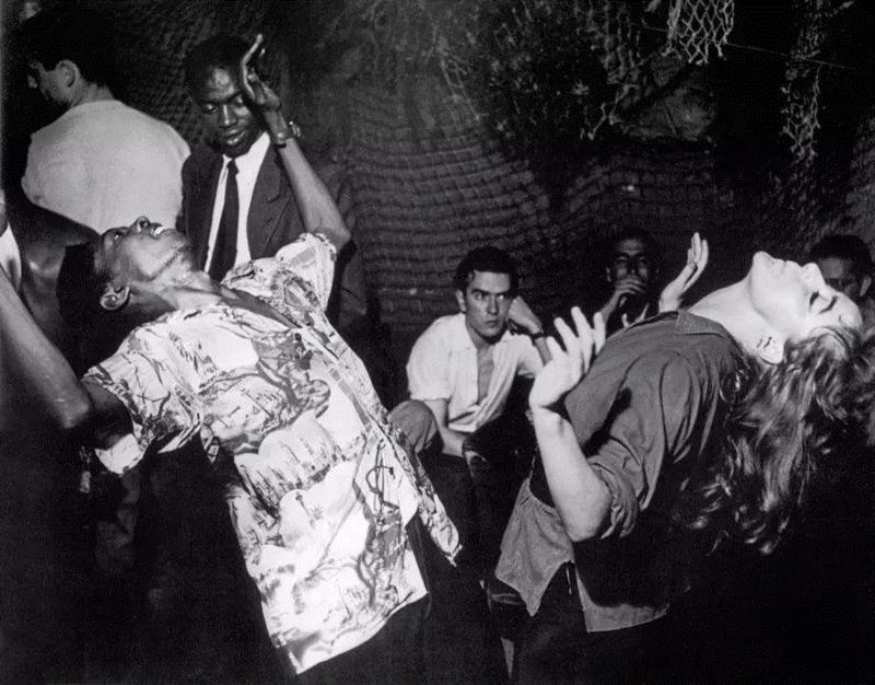 艾德·范·德·艾尔斯肯：《爱在巴黎左岸》 | 摄影书