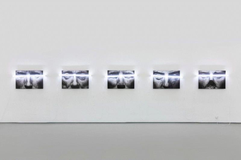 关于“凝视”的研究之二/ Study of Gaze No.2,蜂巢评论 | 于霏霏:凝视的盼望与没有面孔的主体