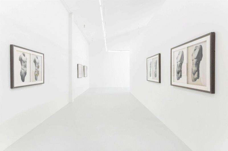 展览场景,蜂巢评论 | 于霏霏:凝视的盼望与没有面孔的主体