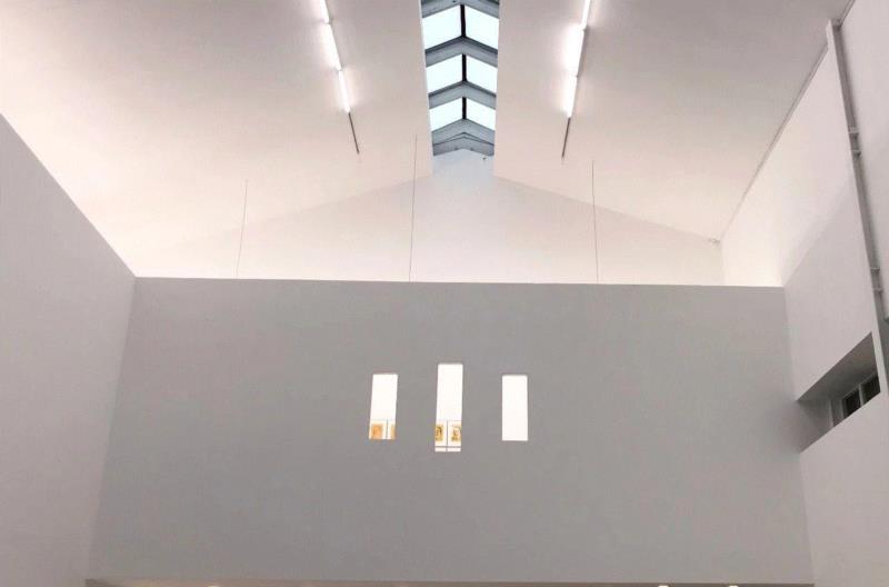 展览场景,蜂巢评论 | 于霏霏:凝视的盼望与没有面孔的主体