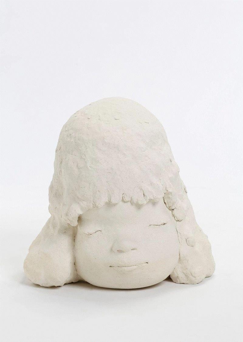 奈良美智新作展香港开幕12座陶瓷雕塑奠定沉静基调