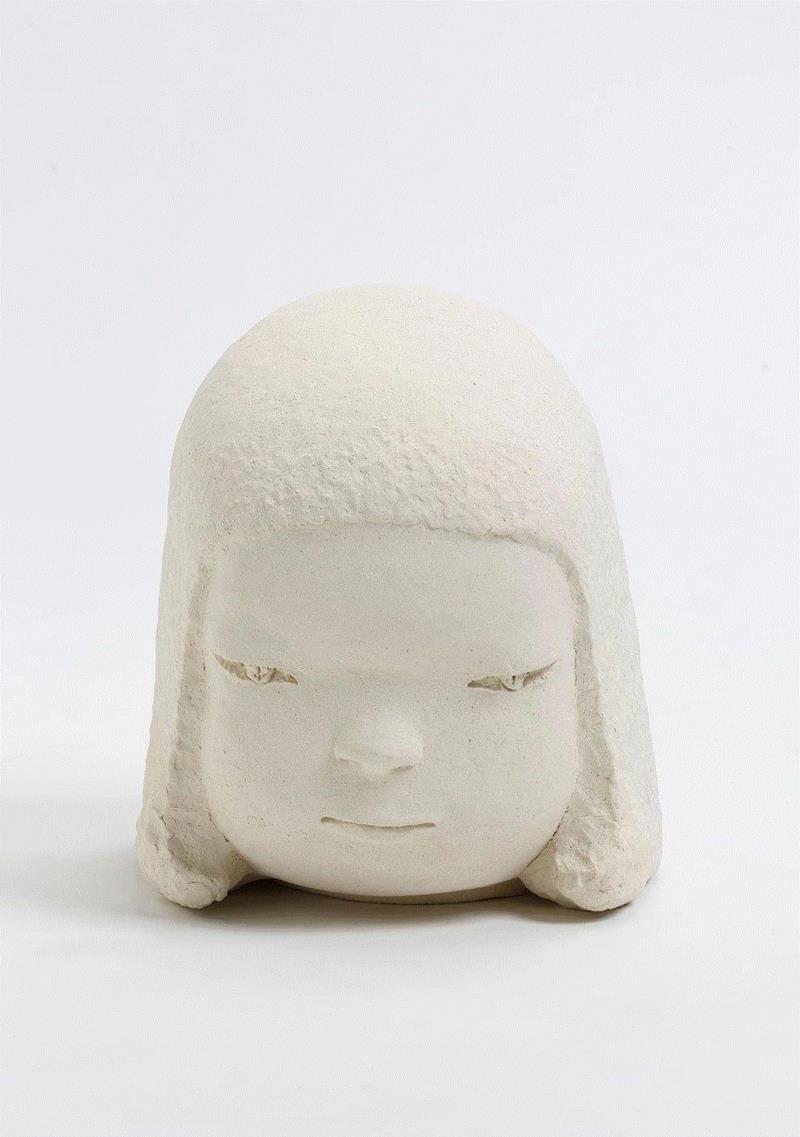 奈良美智新作展香港开幕12座陶瓷雕塑奠定沉静基调