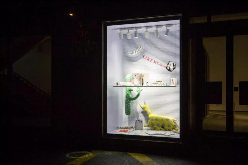 psD的橱窗设计,伴着和煦春风，迈入psD的自由天地,psD,春风,正义,工作坊,PSA,电厂,呕吐,设计展,教育,衍生品