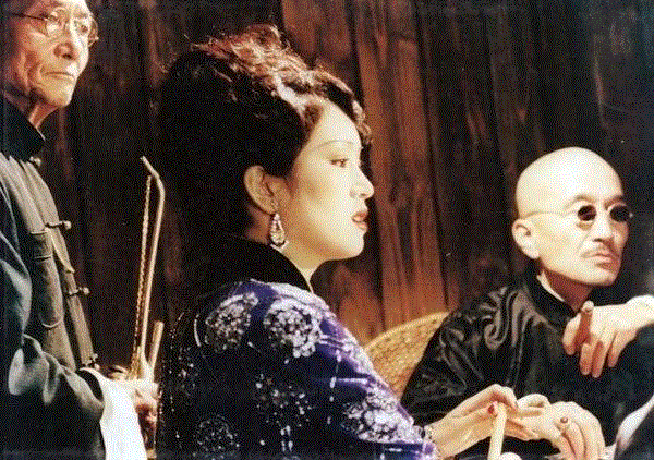 △《摇啊摇，摇到外婆桥》,张艺谋镜头下的女人：至纯的爱与极野的“色 ”,张艺谋,电影,巩俐,章子怡,倪妮,冬雨,张曼玉,英雄,女性,金陵