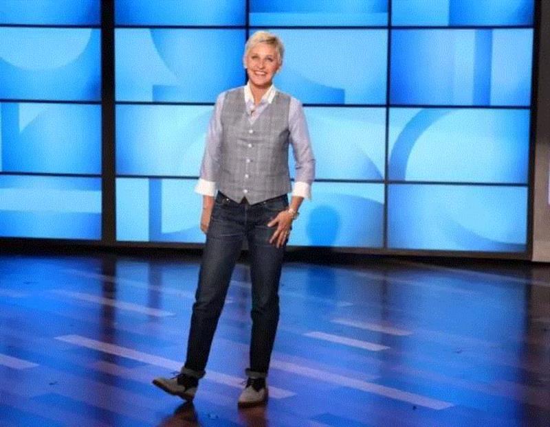 其实ellen的身材并不是很好，没有腰、大腿和屁股都比较粗：,范爷、刘总攻、刘英俊，一套西装就能让女明星转型？,西装,总攻,刘英俊,转型,吸烟装,裤子,脚踝,铅笔,牌子,女性