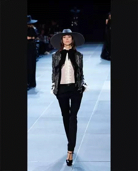 范爷、刘总攻、刘英俊，一套西装就能让女明星转型？,西装,总攻,刘英俊,转型,吸烟装,裤子,脚踝,铅笔,牌子,女性