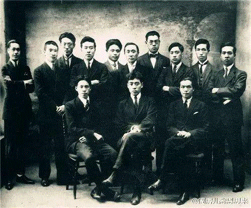 她相貌平平无法生育,却被周恩来独宠52年,背后的故事让人泪目,周恩来,相貌,平平,生育,背后的故事,邓颖超,两个人,深情,爱情,人物