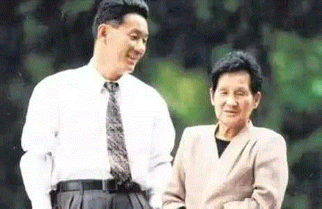 北野武与母亲,北野武：要野，要浪，要活出人样，无聊的人生我死也不要,北野武,电影,日本,导演,父亲,道德,宫崎骏,东京,电视,节目