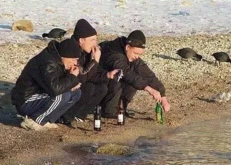 亚洲蹲，一个只有黄种人才能驾驭的骚操作！,亚洲,俄罗斯,斯拉夫,地上,姿势,流行,美国人,犯人,运动服,技能