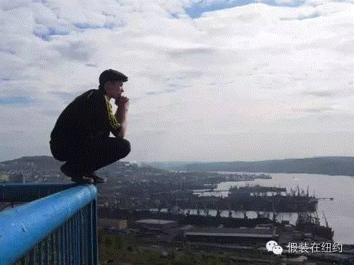 亚洲蹲，一个只有黄种人才能驾驭的骚操作！,亚洲,俄罗斯,斯拉夫,地上,姿势,流行,美国人,犯人,运动服,技能