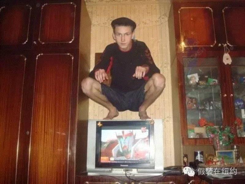 亚洲蹲，一个只有黄种人才能驾驭的骚操作！,亚洲,俄罗斯,斯拉夫,地上,姿势,流行,美国人,犯人,运动服,技能