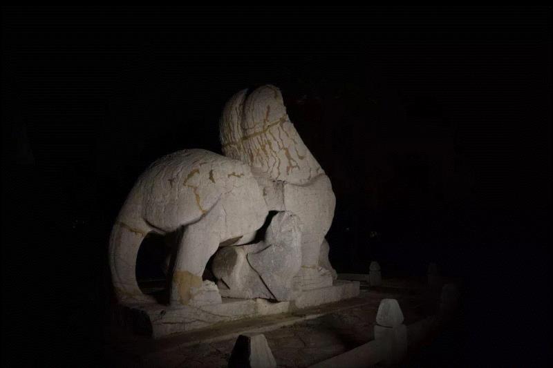 夜访六朝,六朝,石刻,神道,石柱,石碑,麒麟,南京,太子,梁武,将军