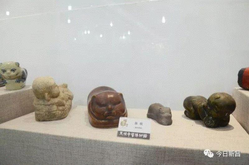 讲述 ▎他跑遍各地搜集中医资料以及器具，只为办一个像样的中医博物馆来弘扬中国中医,中医,博物馆,器具,郑黎明,处方,黎明,中医药,药方,名医,物件