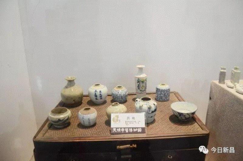 讲述 ▎他跑遍各地搜集中医资料以及器具，只为办一个像样的中医博物馆来弘扬中国中医,中医,博物馆,器具,郑黎明,处方,黎明,中医药,药方,名医,物件