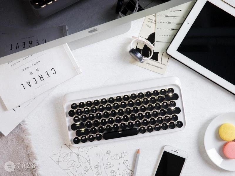 流行线造型、复古圆帽键盘，洛斐传承了最原始的复古气质。,你啪啪啪打字的样子，看起来真性感,打字,键盘,机械,设备,洛斐,复古,圆点,苹果,DOT,有红