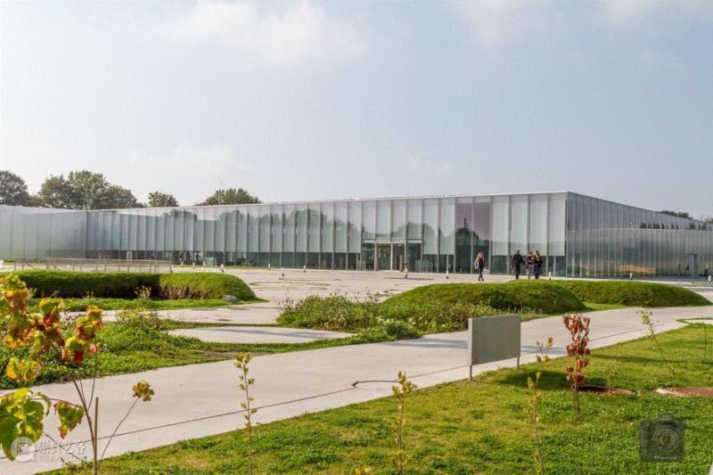 罗浮宫朗斯分馆(Le Louvre-Lens)。图/photo by B@rberousse,fli