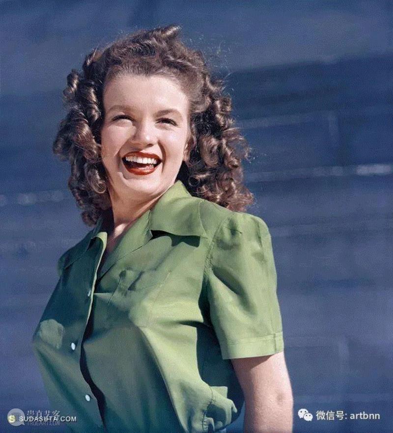 【老视觉】成名前的玛丽莲·梦露,成名,玛丽莲·梦露,梦露,演员,香蕉,玛丽莲,金色,卷发,红色,口红