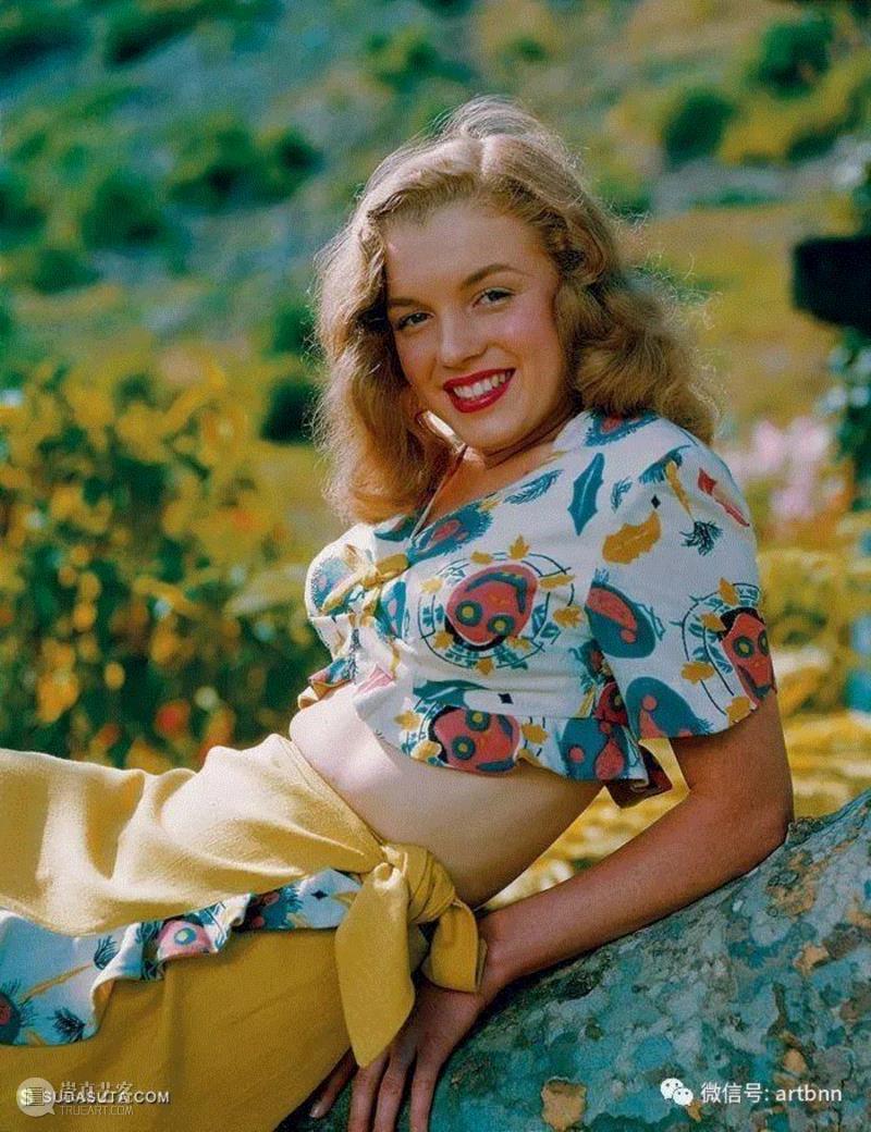 【老视觉】成名前的玛丽莲·梦露,成名,玛丽莲·梦露,梦露,演员,香蕉,玛丽莲,金色,卷发,红色,口红