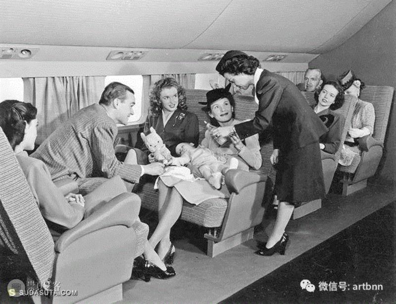 【老视觉】成名前的玛丽莲·梦露,成名,玛丽莲·梦露,梦露,演员,香蕉,玛丽莲,金色,卷发,红色,口红