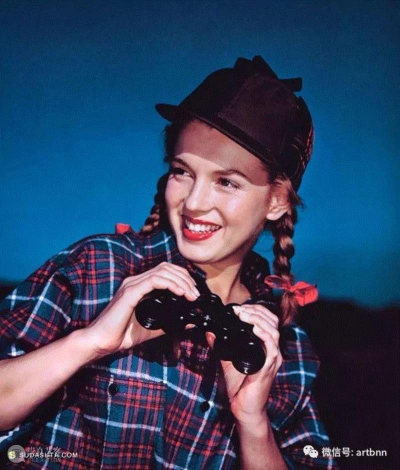 【老视觉】成名前的玛丽莲·梦露,成名,玛丽莲·梦露,梦露,演员,香蕉,玛丽莲,金色,卷发,红色,口红