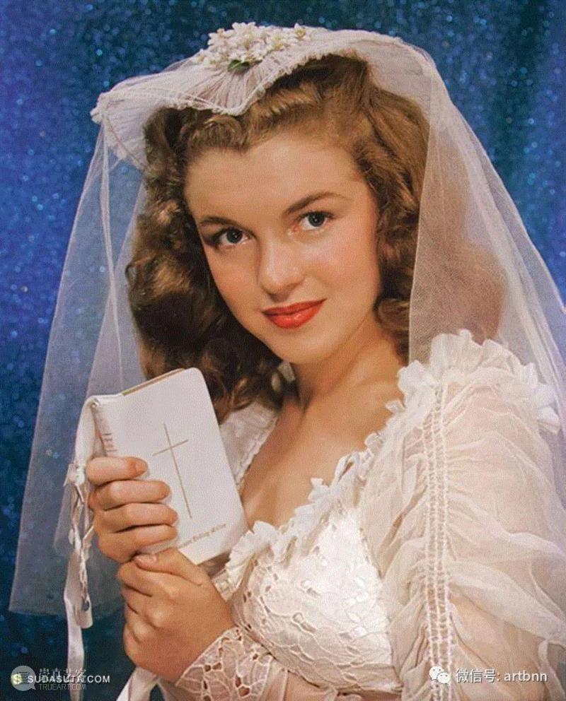 【老视觉】成名前的玛丽莲·梦露,成名,玛丽莲·梦露,梦露,演员,香蕉,玛丽莲,金色,卷发,红色,口红