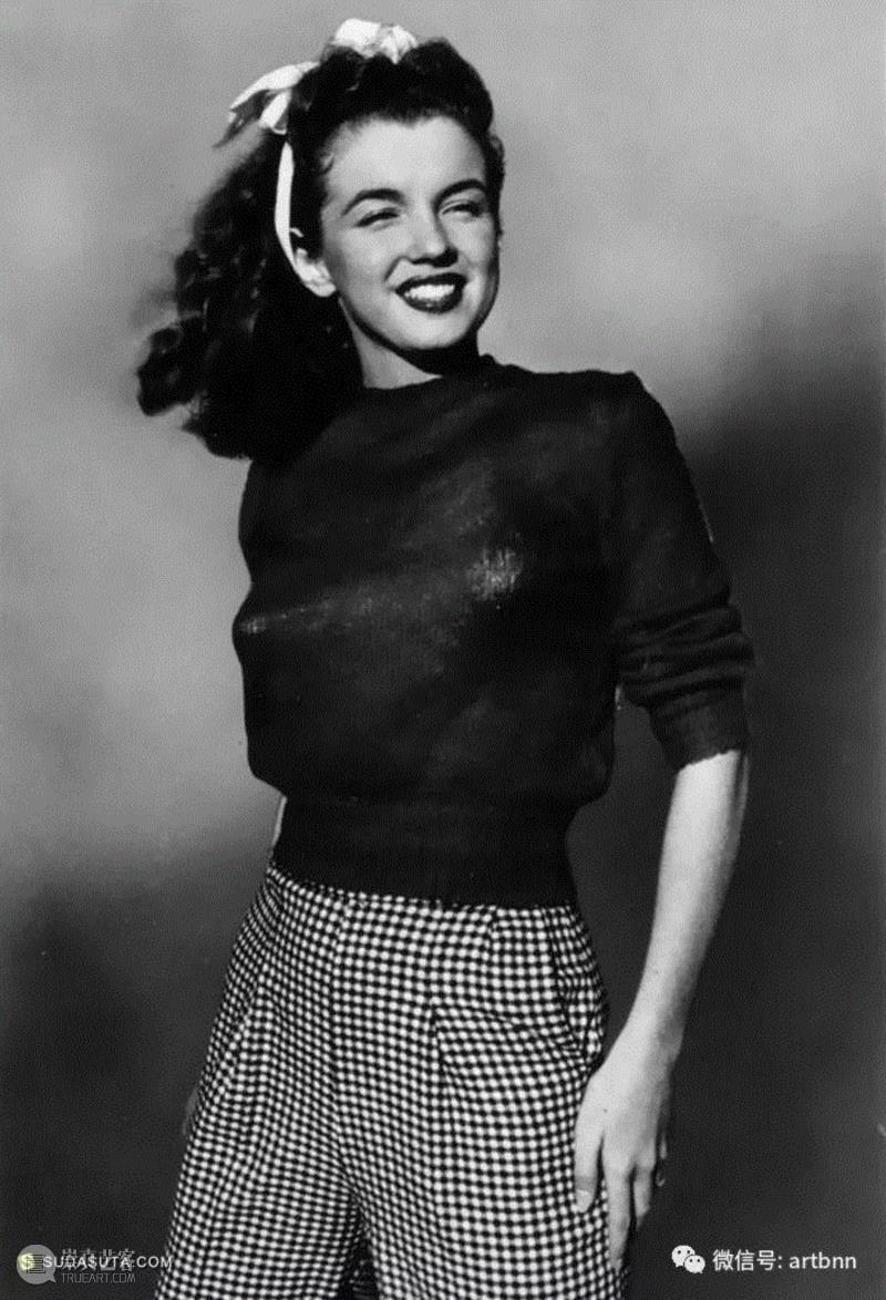 【老视觉】成名前的玛丽莲·梦露,成名,玛丽莲·梦露,梦露,演员,香蕉,玛丽莲,金色,卷发,红色,口红