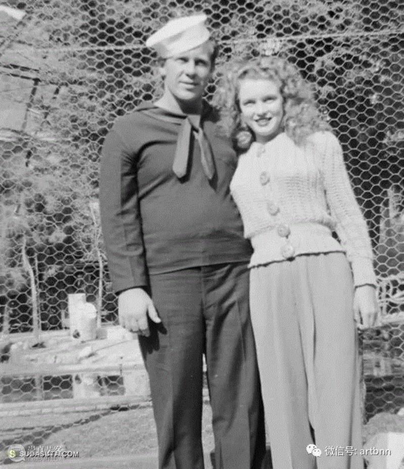 【老视觉】成名前的玛丽莲·梦露,成名,玛丽莲·梦露,梦露,演员,香蕉,玛丽莲,金色,卷发,红色,口红