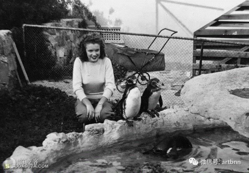 【老视觉】成名前的玛丽莲·梦露,成名,玛丽莲·梦露,梦露,演员,香蕉,玛丽莲,金色,卷发,红色,口红