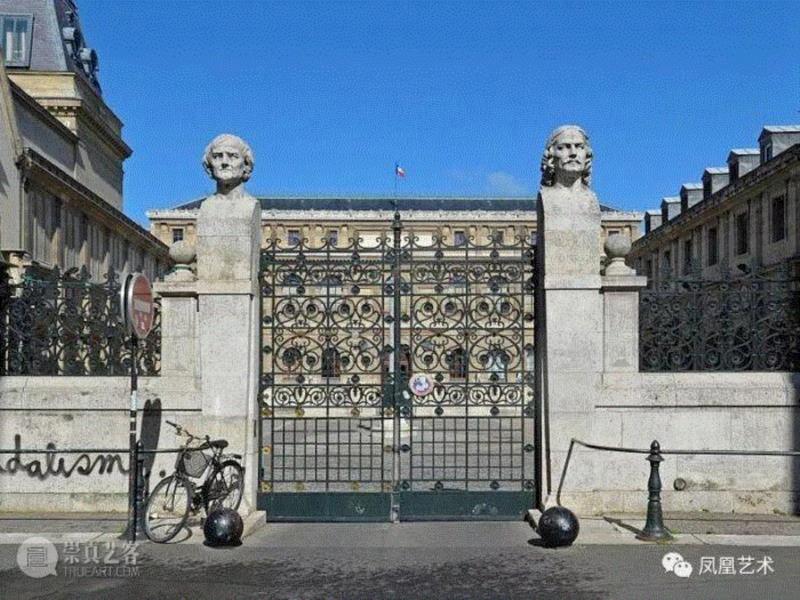 ▲&nbsp;巴黎国立高等美术学院校门,19世纪的巴黎凭什么成为了世界艺术中心？,学院派,安格尔,美院,古典主义,中国国家博物馆,巴黎国立高等美术学院,19世纪,世界艺术中心,巴黎