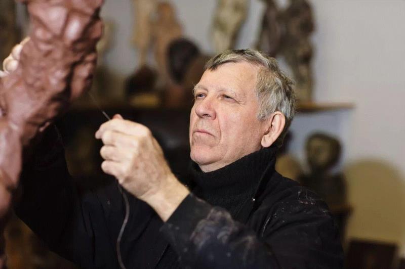 ,作品|布鲁斯·加尼尔,布鲁斯·加尼尔,exhibition,review,York,one,Sculpture,person,John,Lori,Bookstein