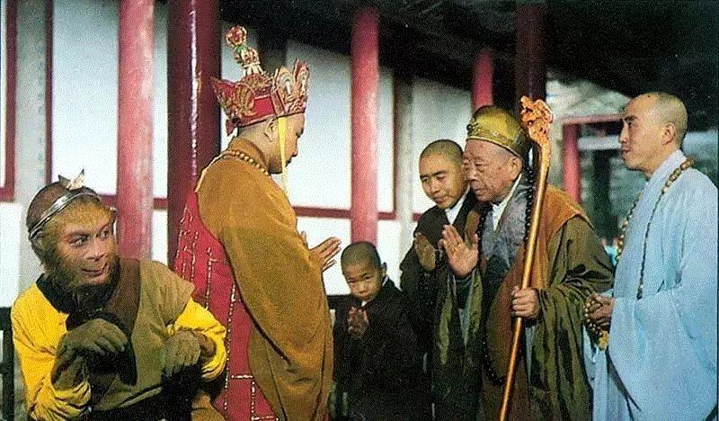 唐僧和女儿国国王一起尬酒，请问他犯了哪一戒？,唐僧,女儿,国王,素酒,五粮液,白酒,西游记,猪八戒,孙悟空,佛教