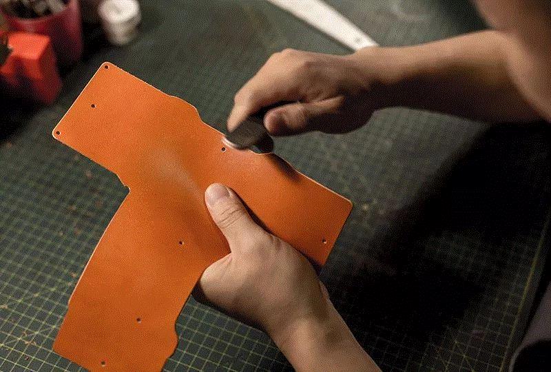 限时88折 | 用一整张牛皮折叠而成的钱包,牛皮,CUTO,LOFT,魔法,植鞣,植鞣牛皮,皮具,收纳,变形,皮质