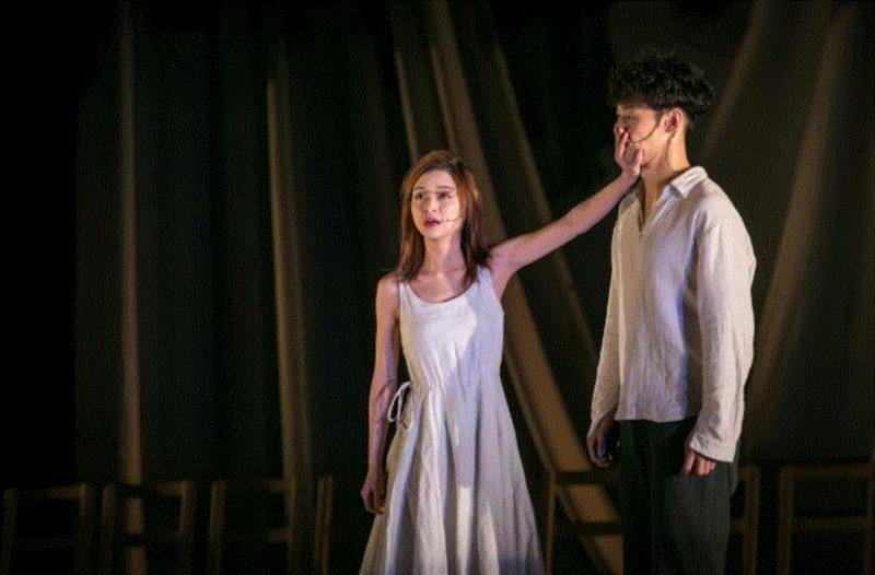 张弌铖： 自由表演，就是要勇于抛弃“完美”,表演,戏剧,孟京辉,马路,犀牛,恋爱,演员,笔者,舞台,本土化