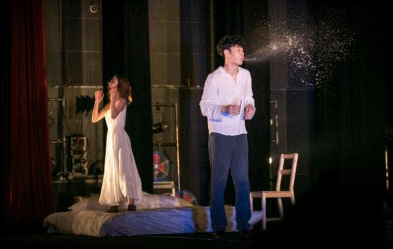 张弌铖： 自由表演，就是要勇于抛弃“完美”,表演,戏剧,孟京辉,马路,犀牛,恋爱,演员,笔者,舞台,本土化