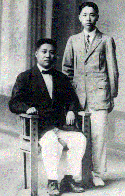 1920年  颇具文人气质的常玉（右）与二哥常必诚,常玉和他的1931,常玉,巴黎,菊花,粉红,白瓶,草原,群马,Sanyu,花瓶,兄长