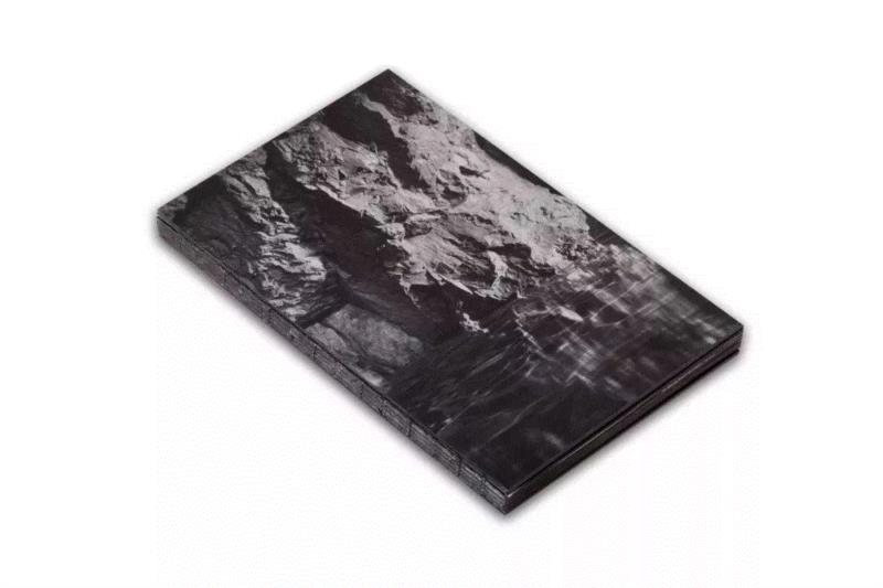 《瀑布招待所》,LEAP Book Club | 以书为创作媒介的三本艺术家书,LEAP,Book,Club,以书,创作媒介,李维伊,牙刷,张文心,马克西姆,摄影