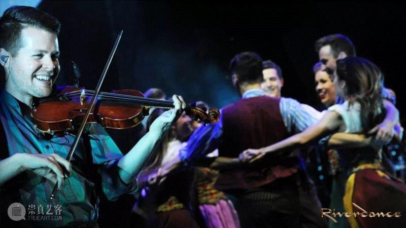 每当悠扬苍凉的爱尔兰风笛延续着古老的情怀响起，每当激扬的小提琴挑动着每一根心弦，每当器乐和人声完美结