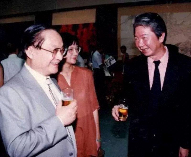 金庸与蔡澜结识于八十年代,人物 ▎坦蕩蕩的享樂主義者蔡瀾。,人物,蔡瀾,倪匡,金庸,蔡澜,林夕,作家,邵氏,香港,才子