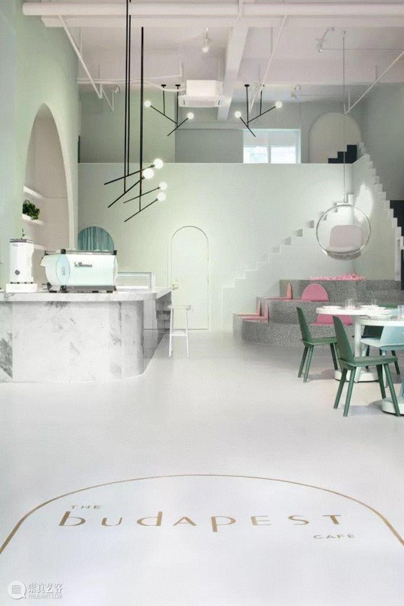 这就是咖啡馆现在的样子。它位于成都市的成华区，那里独立咖啡店比较少。,成都女孩15岁起喝遍全球1000家咖啡馆，19岁成为网红店主！,咖啡馆,成都,店主,女孩,电影,布达佩斯,咖啡店,小钟,墨尔本,饭店