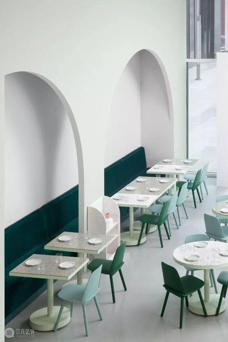 结构上面，运用了拱形、梯级的设计。,成都女孩15岁起喝遍全球1000家咖啡馆，19岁成为网红店主！,咖啡馆,成都,店主,女孩,电影,布达佩斯,咖啡店,小钟,墨尔本,饭店